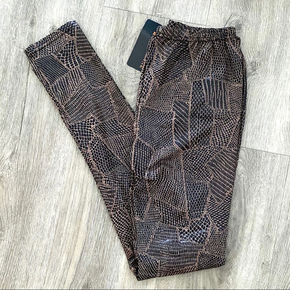 (🎄2/$30) NEW! Black & Tan Reptile Print Leggings
